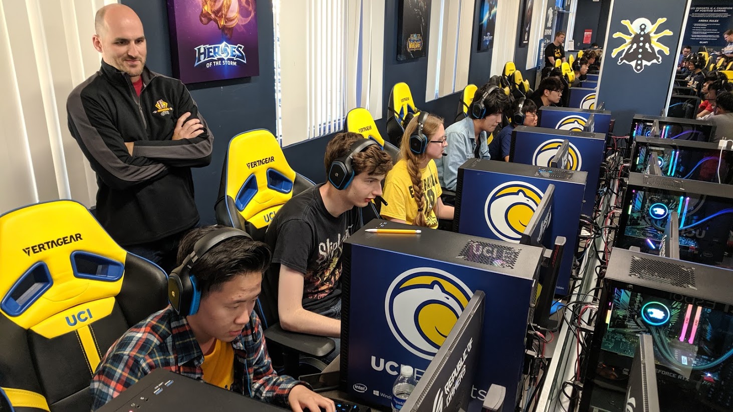 Top 7 Benefits of a Gaming Center for Aspiring Esports Teams - GameSync  Consulting